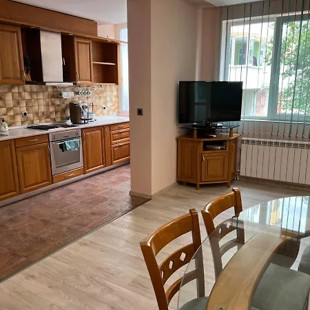 за гости трапезица мак * ヴェリコ・タルノヴォ