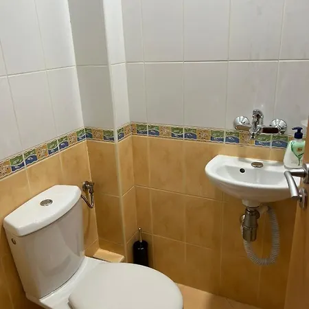за гости трапезица мак Lägenhet Veliko Tărnovo