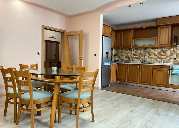 за гости трапезица мак Apartament *